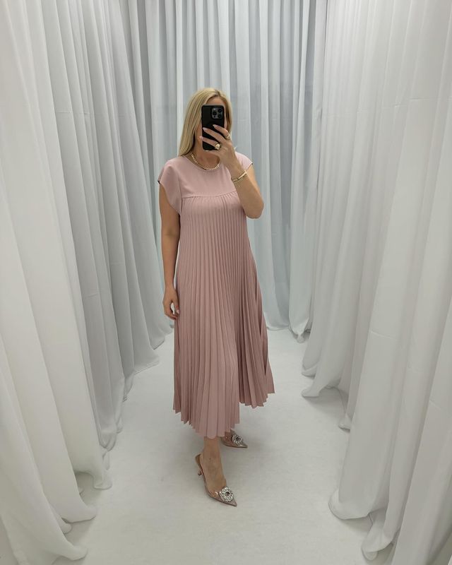š„48% OFFš„Sleeveless pleated simple solid colour dress