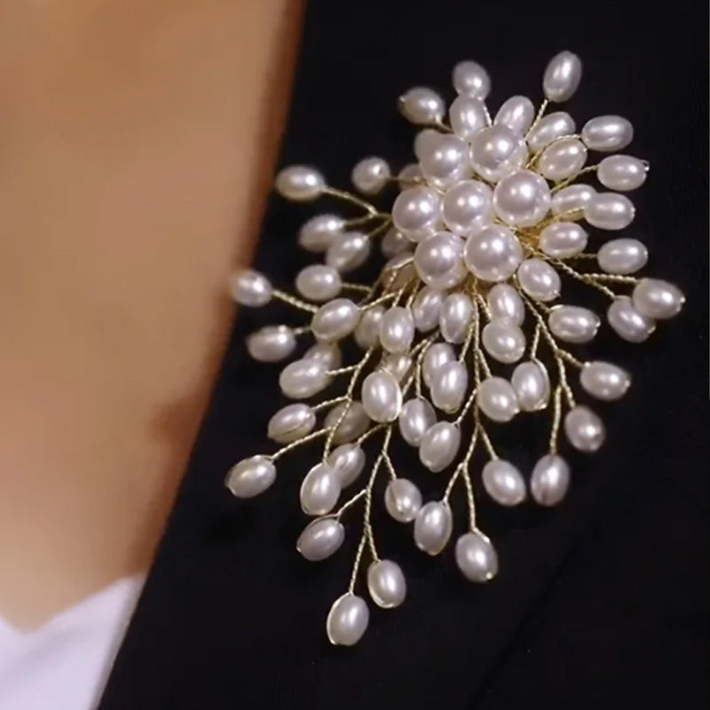 Ladies' High-end Exquisite Handmade Pearl Brooch